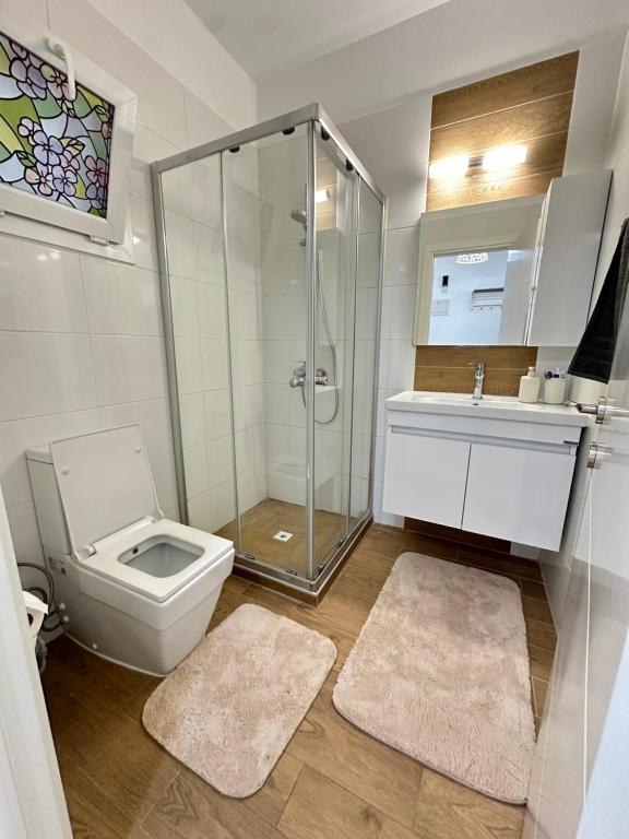 Ένα μπάνιο στο Caesar Resort Studio, North Cyprus, Long Beach