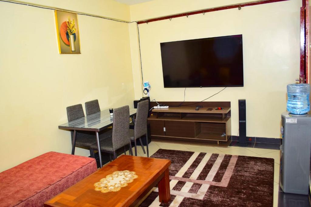 Μια τηλεόραση ή/και κέντρο ψυχαγωγίας στο Nana Kakamega Homestay