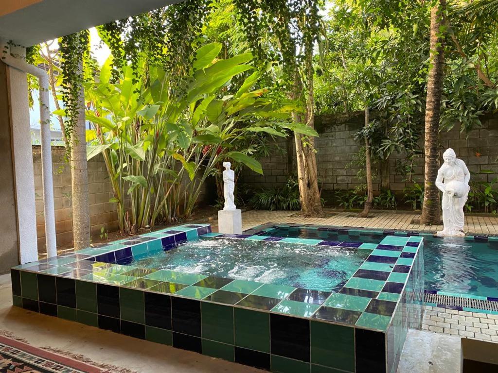 Πισίνα στο ή κοντά στο Rua Ceylon