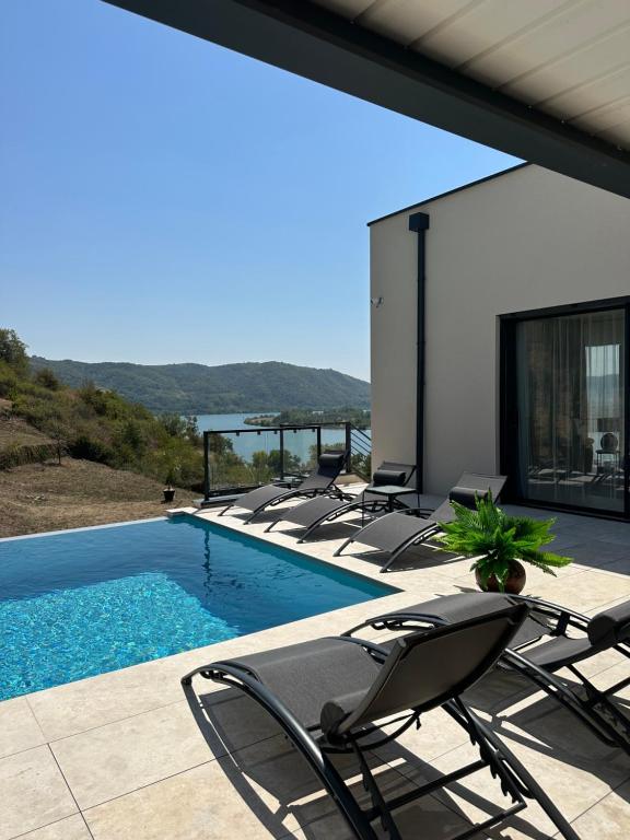 Fotografie z fotogalerie ubytování Escapade au bord du Rhône v destinaci La Celle-sous-Gouzon