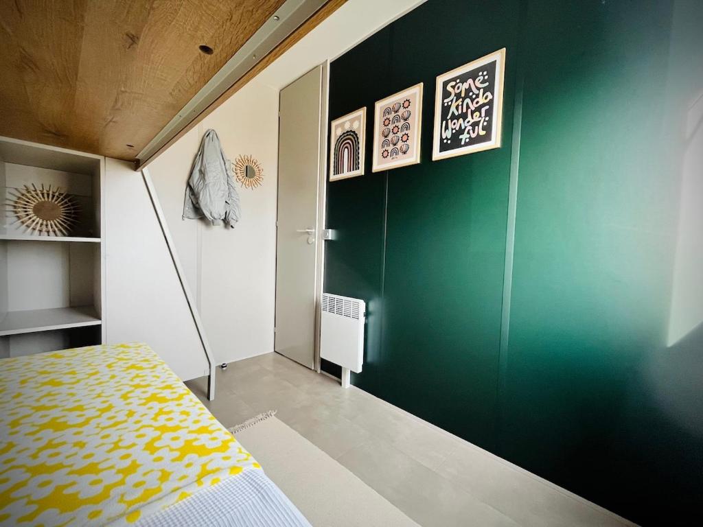 Postel nebo postele na pokoji v ubytování Mobilhome Cosy bord de mer