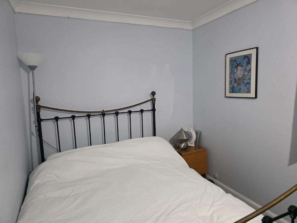 Ένα ή περισσότερα κρεβάτια σε δωμάτιο στο Guest Room in Colchester Hythe