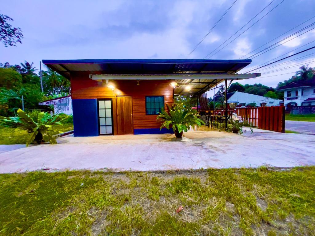 Hoone, kus puhkemaja asub