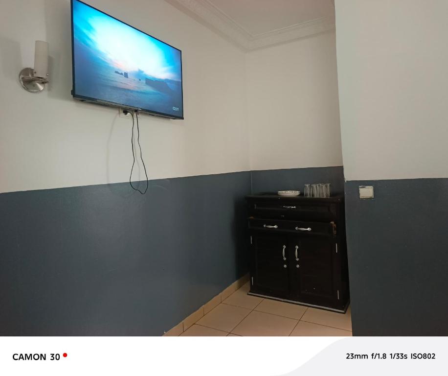 Μια τηλεόραση ή/και κέντρο ψυχαγωγίας στο Studio ks