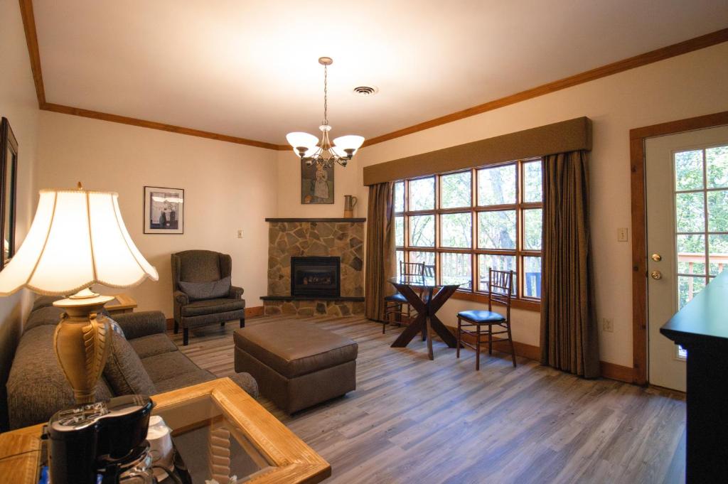 Χώρος καθιστικού στο Stroudsmoor Country Inn