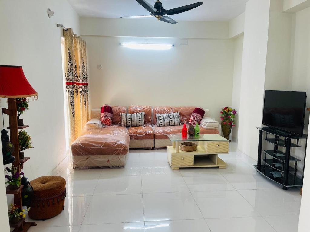 Premium Lakeview Escape Stylish Modern Apartment In Uttara