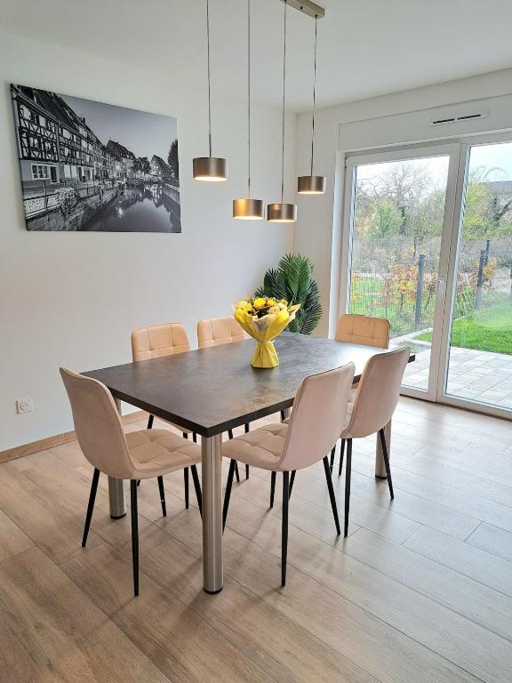 Chez Fernand à Colmar Maison neuve tout confort avec jardin et parking inclus – Foto 13