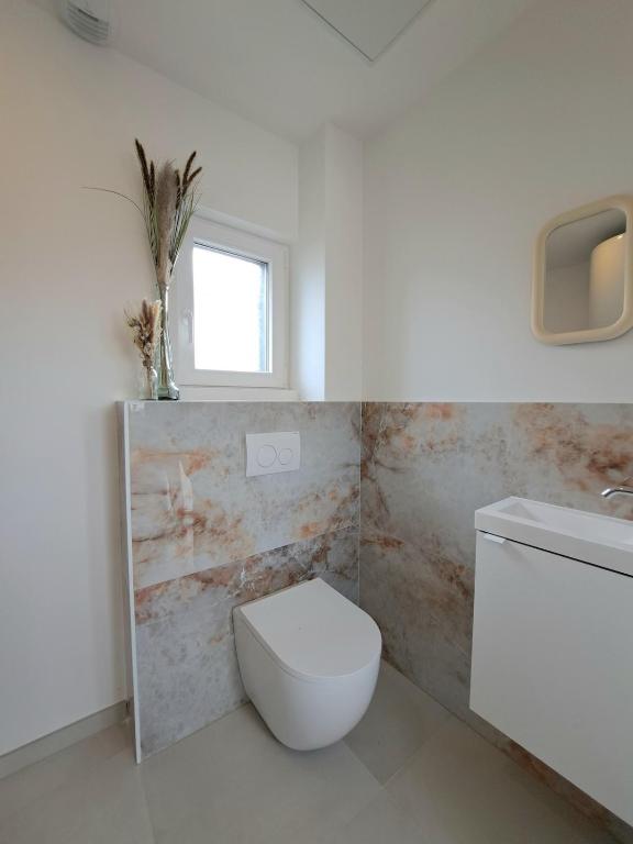 Chez Fernand à Colmar Maison neuve tout confort avec jardin et parking inclus – Foto 15
