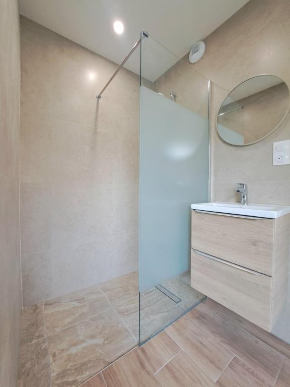 Chez Fernand à Colmar Maison neuve tout confort avec jardin et parking inclus – Foto 16