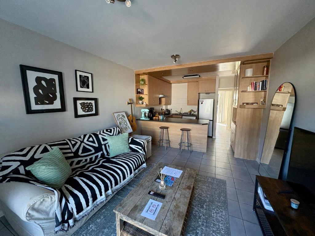 Kuchyň nebo kuchyňský kout v ubytování Hout Bay Haven - close to beach and shops