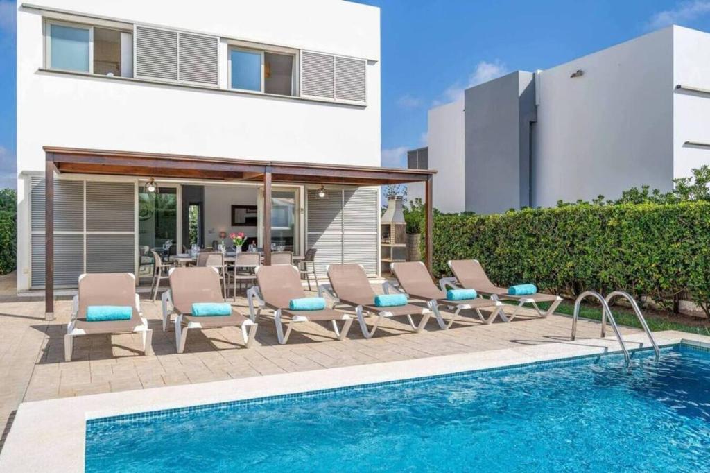 Πισίνα στο ή κοντά στο Villa Pina 20