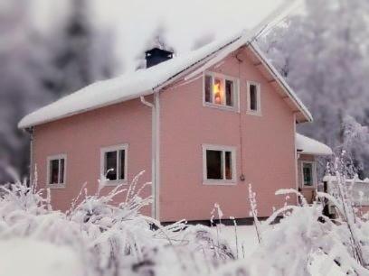 Το Villa Rollo - Spacious Home with Sauna near City Center τον χειμώνα