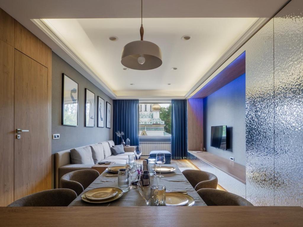 Ruang duduk di Sofia Central View Loft