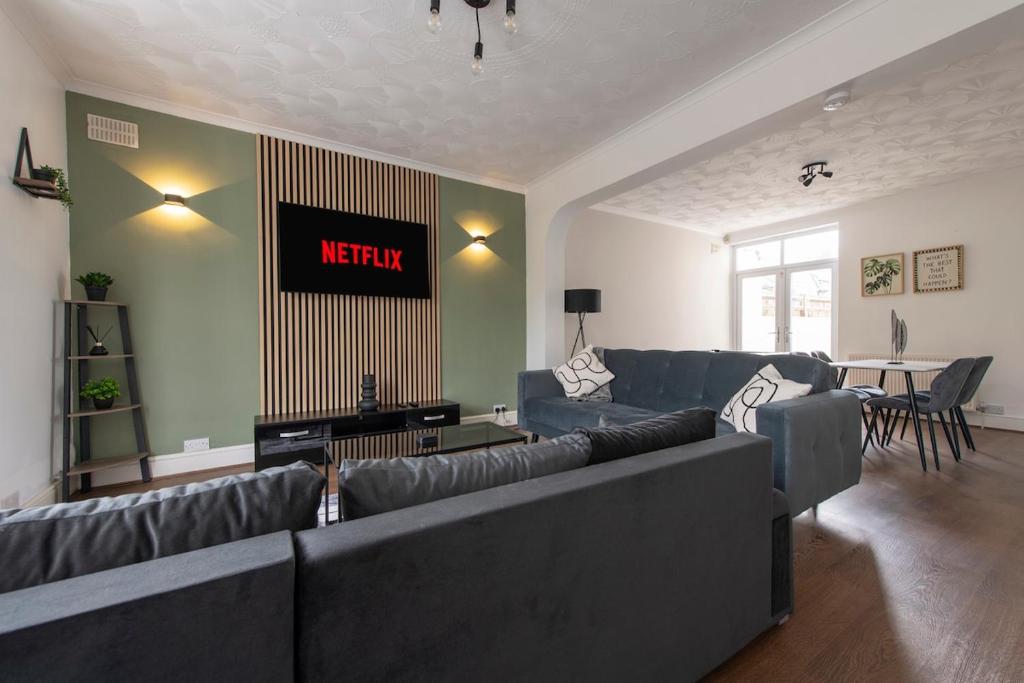 Istumisnurk majutusasutuses Specious 3 Bedroom House with Parking and Fast Wifi