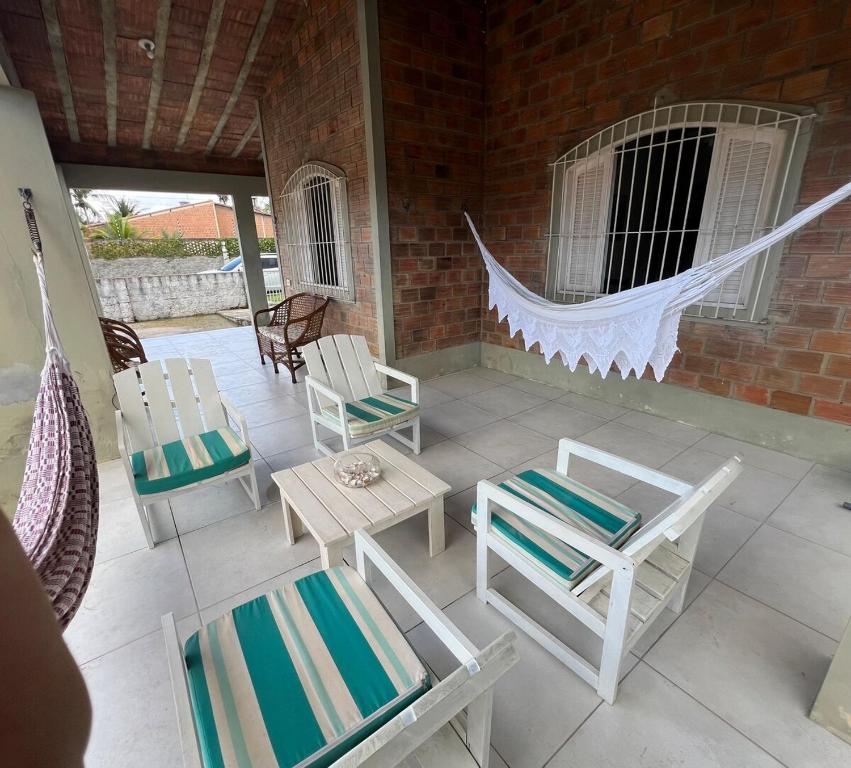 En balkon eller terrasse på Casa ampla - 4 quartos com ar-condicionado - 70m da praia, Itamaracá