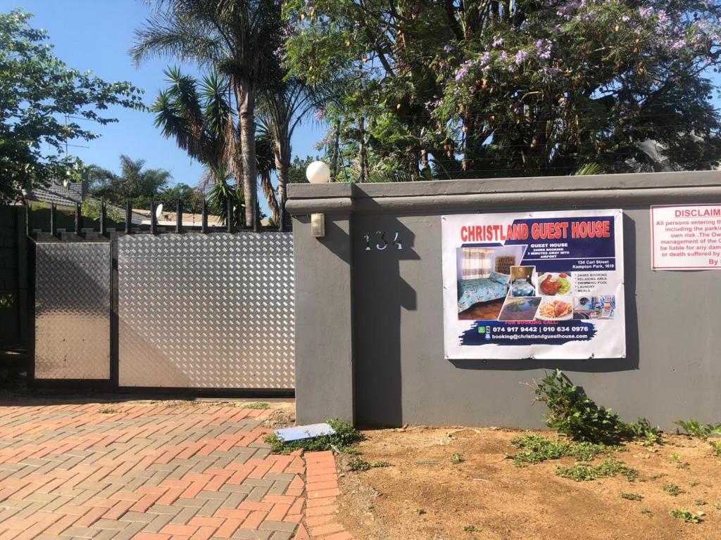 ケンプトンパークにあるChristland Guest Houseのギャラリーの写真