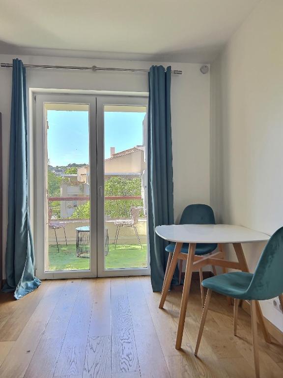 Fotografie z fotogalerie ubytování Studio centre Aix - Climatisé avec terrasse v Aix-en-Provence