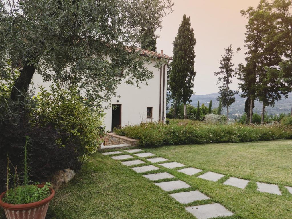 Κήπος έξω από το Agriturismo GIOLE