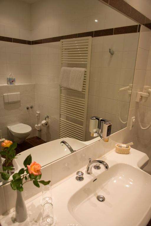 Un baño de Hotel Fürst Bismarck