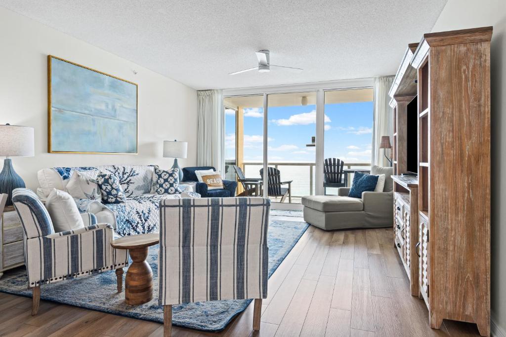 Istumisnurk majutusasutuses Lil Nauti - Beachfront Condo