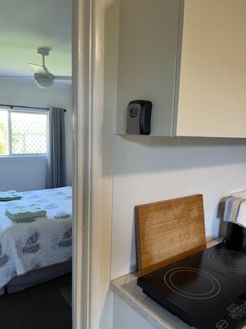 Voodi või voodid majutusasutuse ROOM WITH GARDEN VIEWS and POOL toas