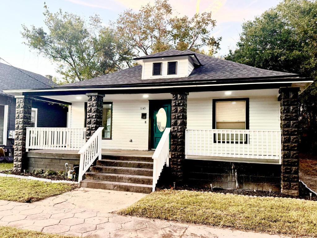 Το κτήριο όπου στεγάζεται  η βίλα