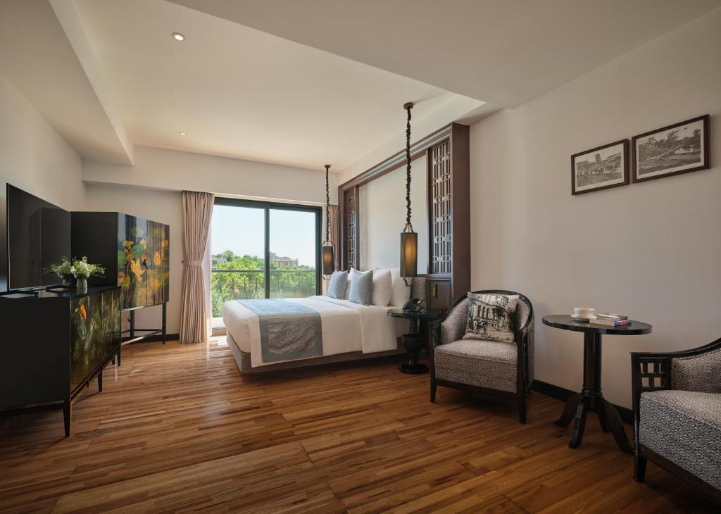 Phòng Deluxe Giường Đôi Có Ban Công