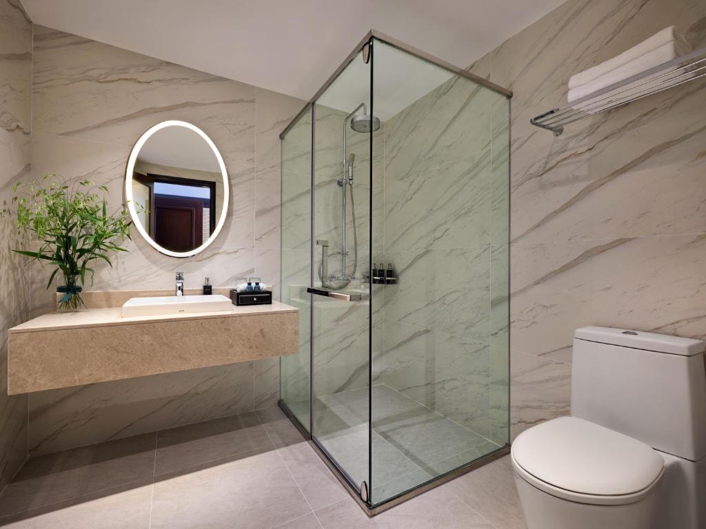 Phòng Deluxe Giường Đôi Có Ban Công