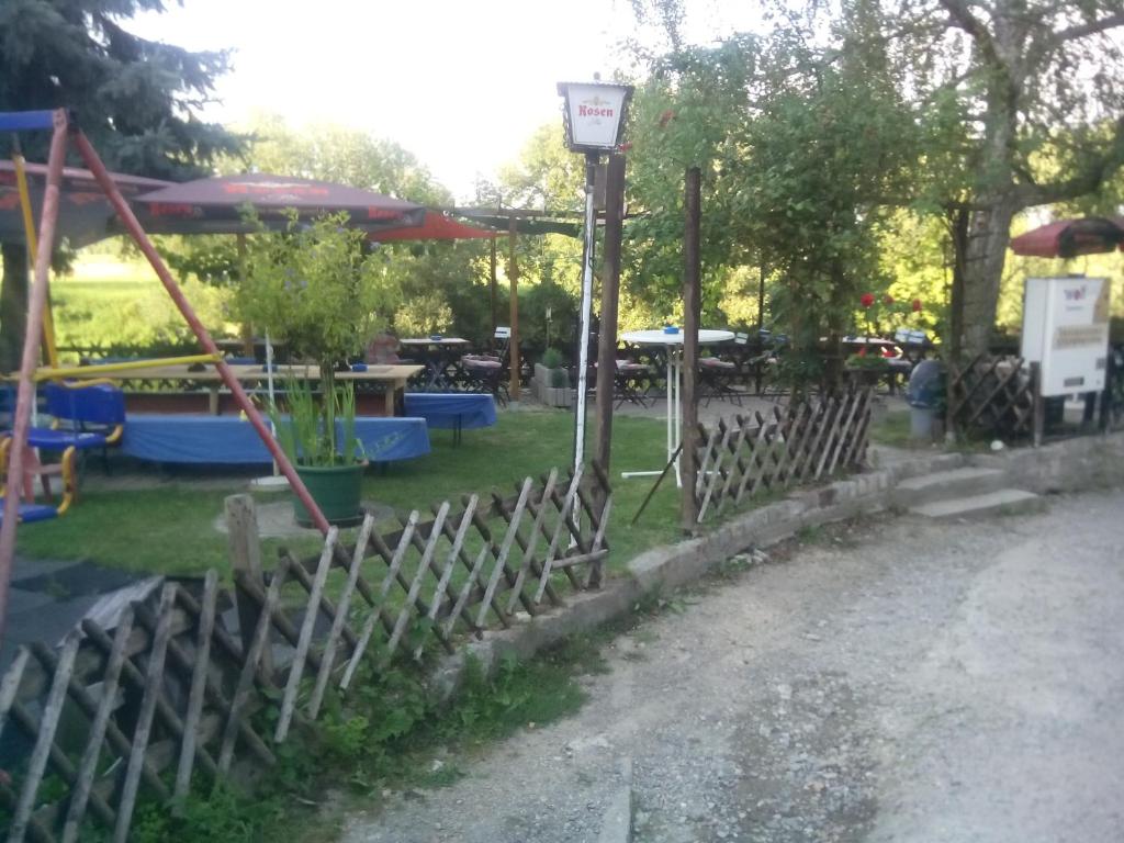 Herní místnost nebo prostor pro děti v ubytování Pension Gasthaus zum Pegel