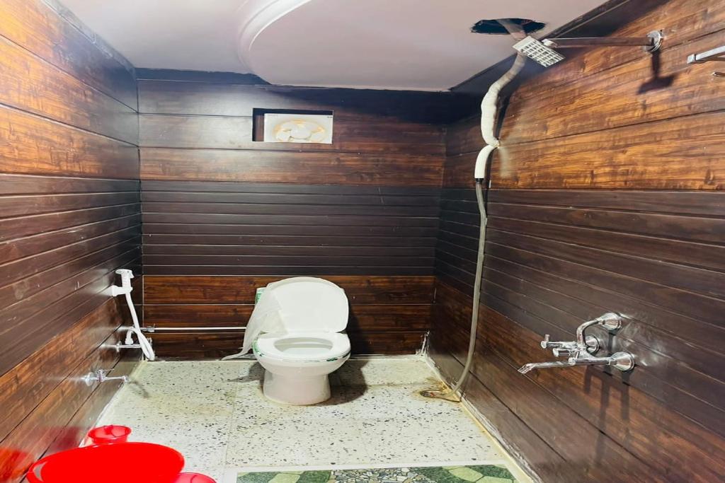 Ένα μπάνιο στο Hotel O 7 Seas