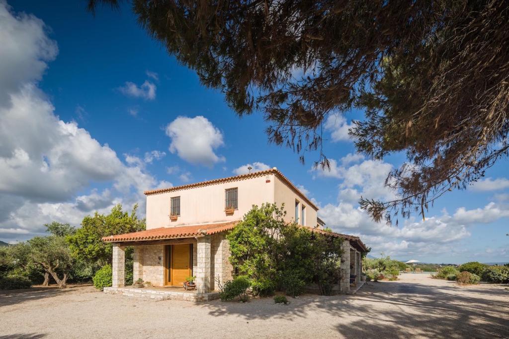 Vrysomylos - Villa - Front De Plage