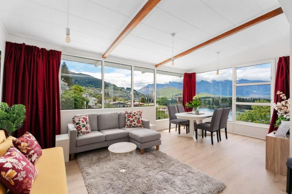 Nespecifikovaný výhled na hory nebo výhled na hory při pohledu z apartmánu