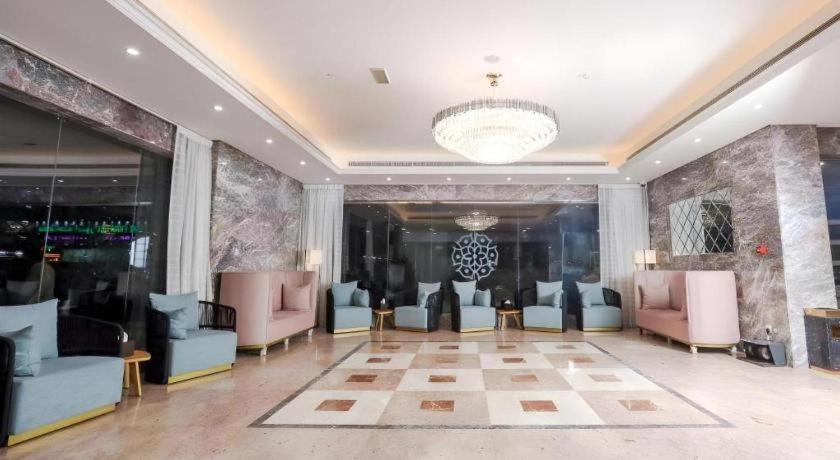 Posezení v ubytování ALAZMI HOTEL