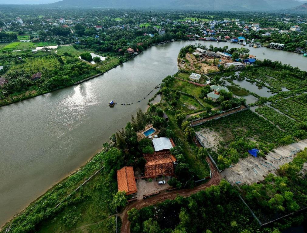 Peisaj natural din apropierea acestui hostel