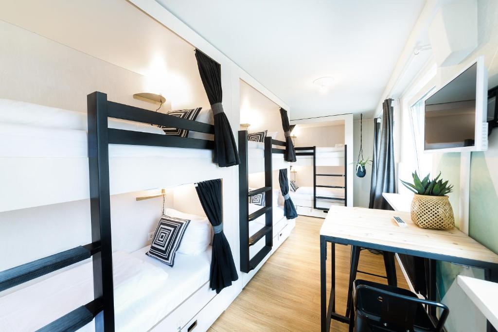 Pyjama Park Schanzenviertel - Six-Bedroom With Shared Bathroom