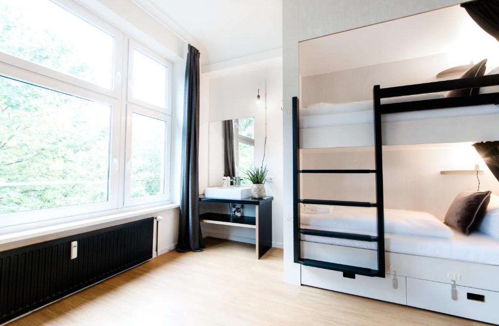 Pyjama Park Schanzenviertel - Eight-Bed Room With Shared Bathroom