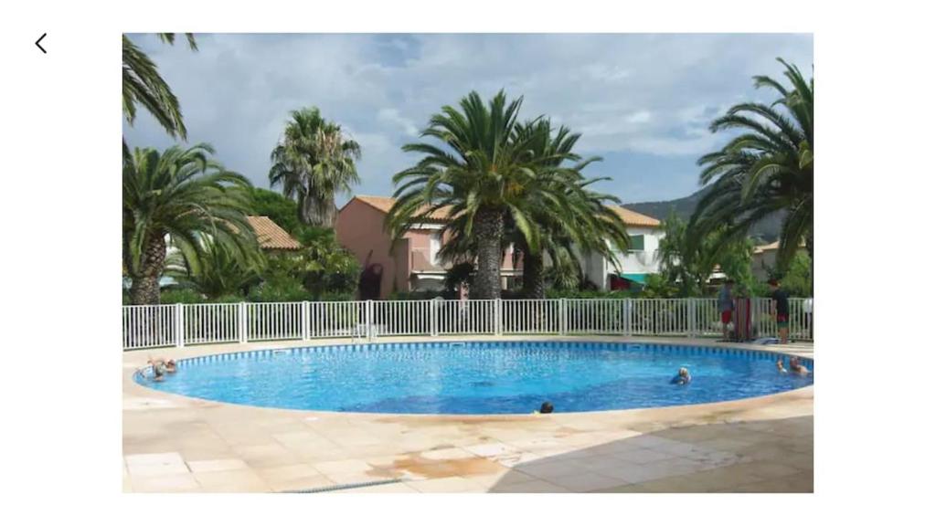 Πισίνα στο ή κοντά στο Mazet avec piscine collective