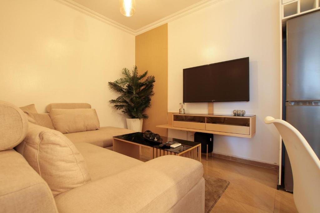 Μια τηλεόραση ή/και κέντρο ψυχαγωγίας στο Josden Maianga T2