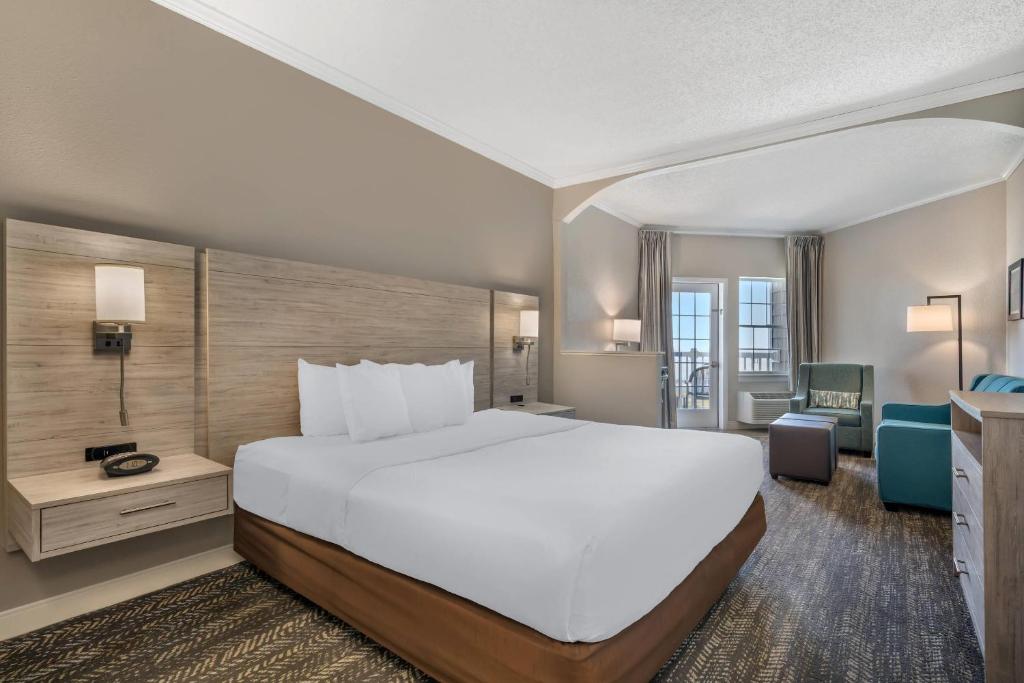 Comfort Suites Chincoteague Island Bayfront Resort - Suíte King Deluxe Com Vista