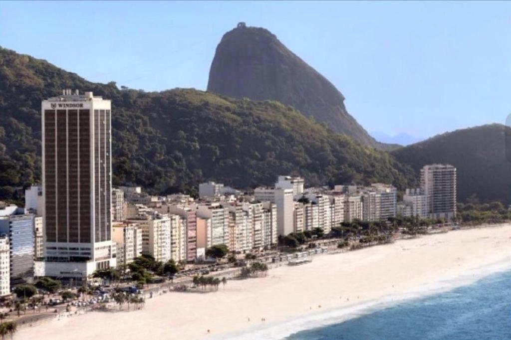  Copacabana Beach Amazing Lux 2 Bedroom Apartment