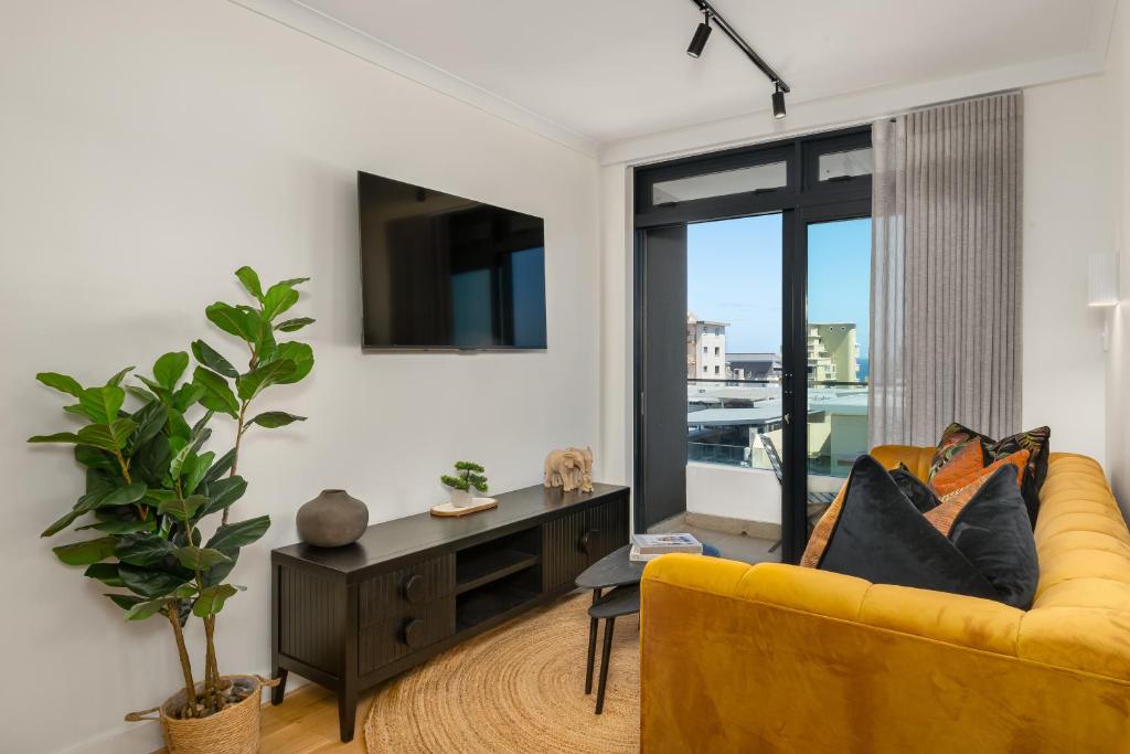 Μια τηλεόραση ή/και κέντρο ψυχαγωγίας στο The Sage Luxury Apartments