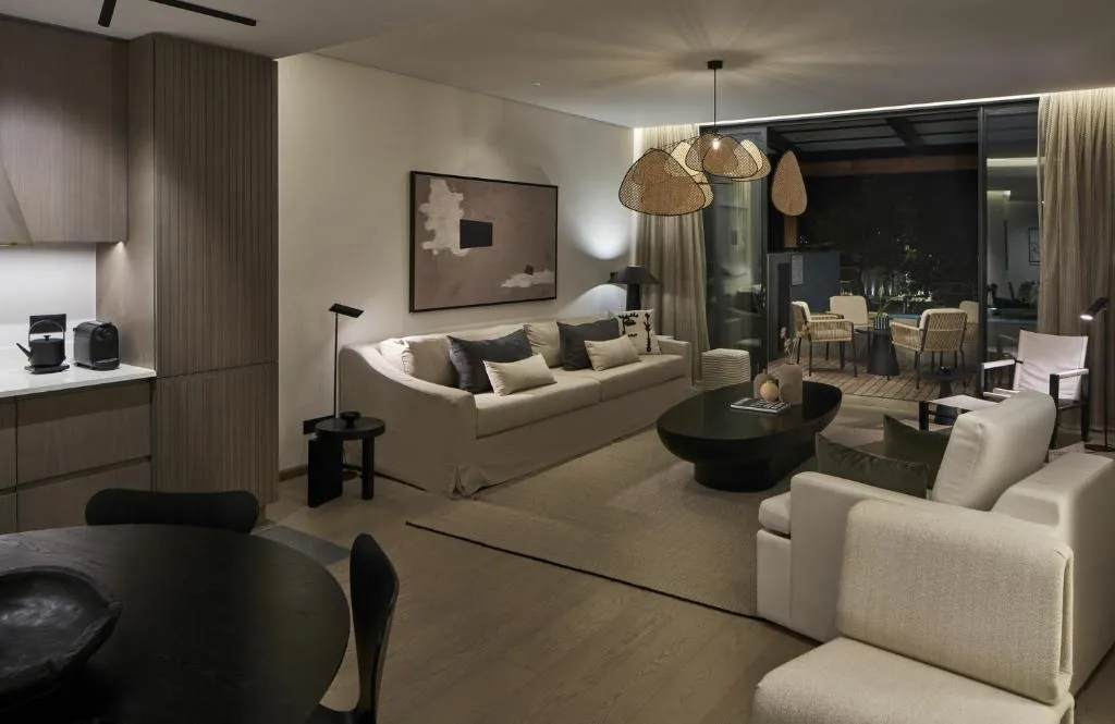LUX* Pool Residence
