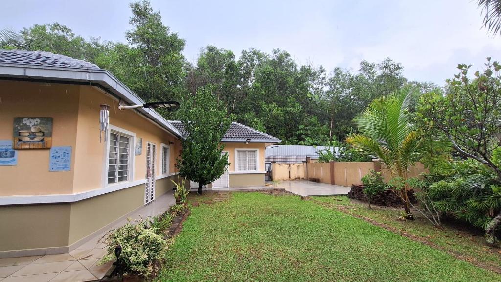 Κήπος έξω από το Ruai Bengkulen 2