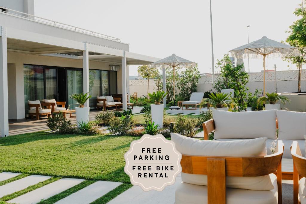 a free parking fire fire rental sign on a patio at Hotel Capris Capodistria Boutique in Koper