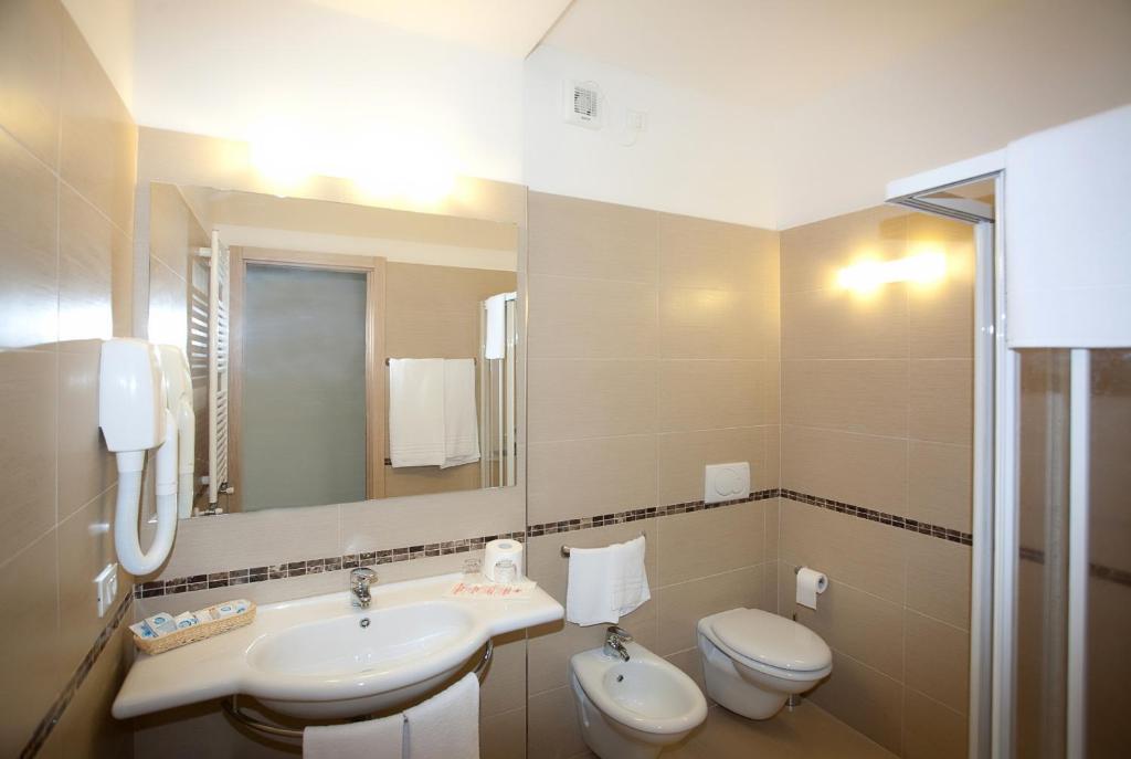 Hotel Porto Azzurro - 2