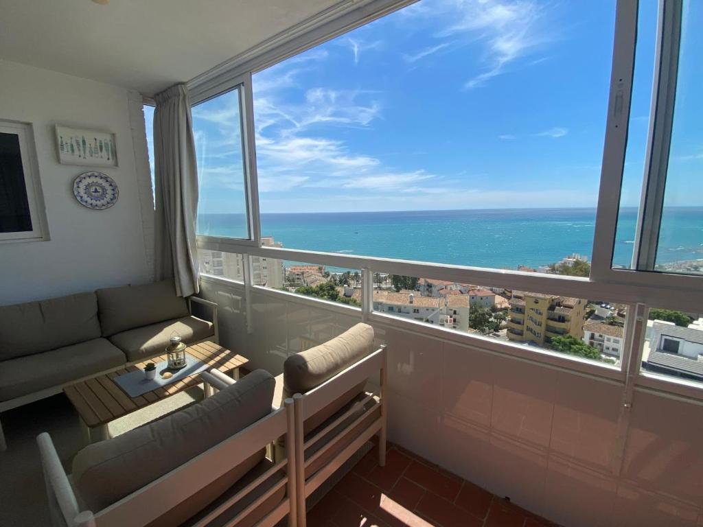 Andalusian Style 3 Bd Apartment with Sea Views in Central Benalmadena