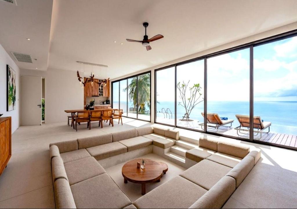 Un paisaje natural cerca de la villa