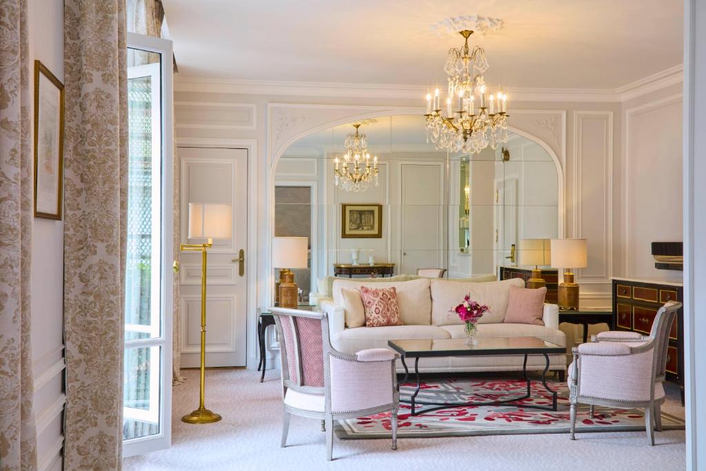 Hôtel Plaza Athénée - Dorchester Collection - 16