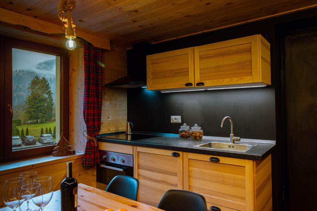 Kuchyň nebo kuchyňský kout v ubytování Dolomiti Urban Lodge