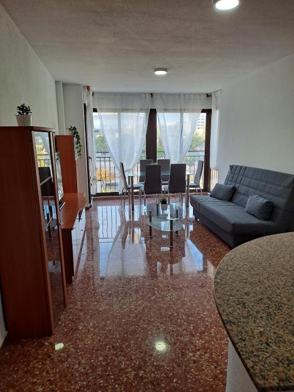 Comfortable apartmento en zona Feria 2